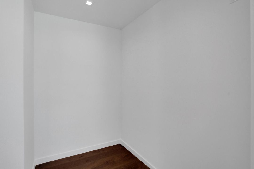 For Rent: $15,000 (3 beds, 4 baths, 3304 Square Feet)