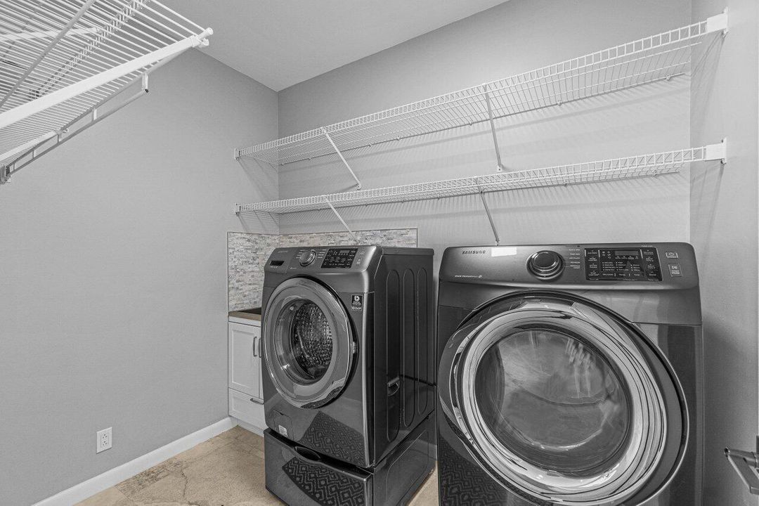 For Rent: $9,200 (5 beds, 4 baths, 3055 Square Feet)