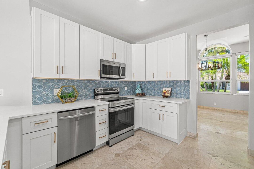 For Rent: $9,200 (5 beds, 4 baths, 3055 Square Feet)