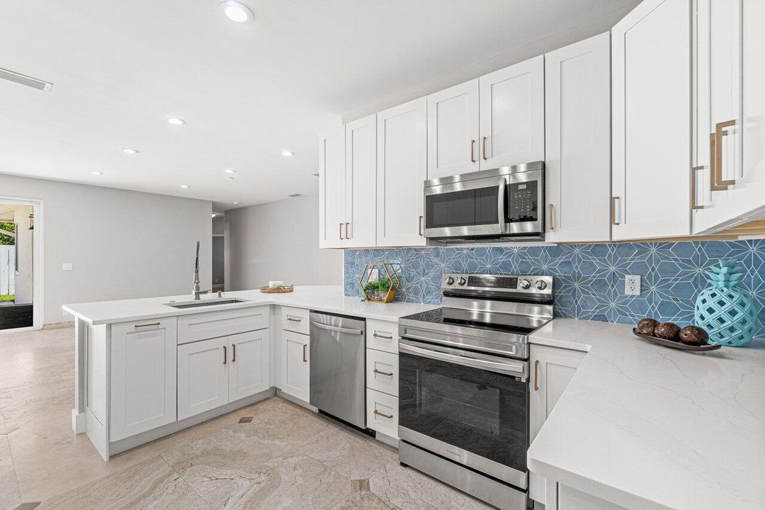 For Rent: $9,200 (5 beds, 4 baths, 3055 Square Feet)