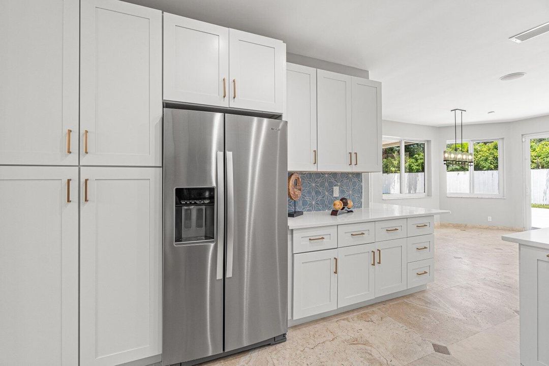 For Rent: $9,200 (5 beds, 4 baths, 3055 Square Feet)