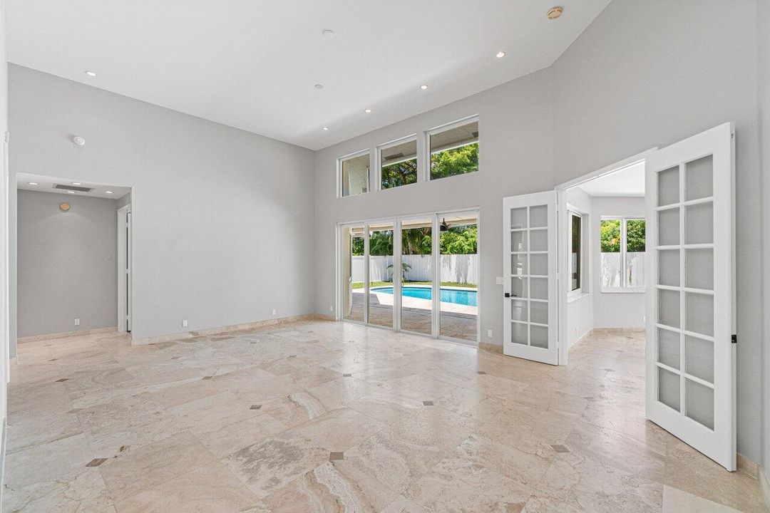 For Rent: $9,200 (5 beds, 4 baths, 3055 Square Feet)