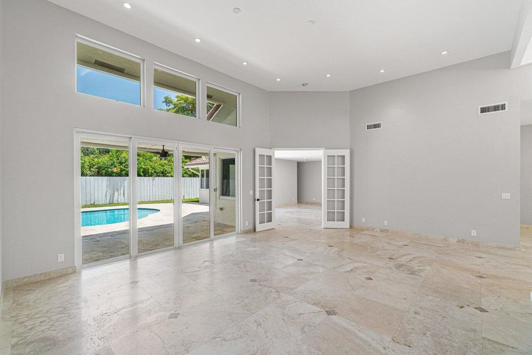 For Rent: $9,200 (5 beds, 4 baths, 3055 Square Feet)