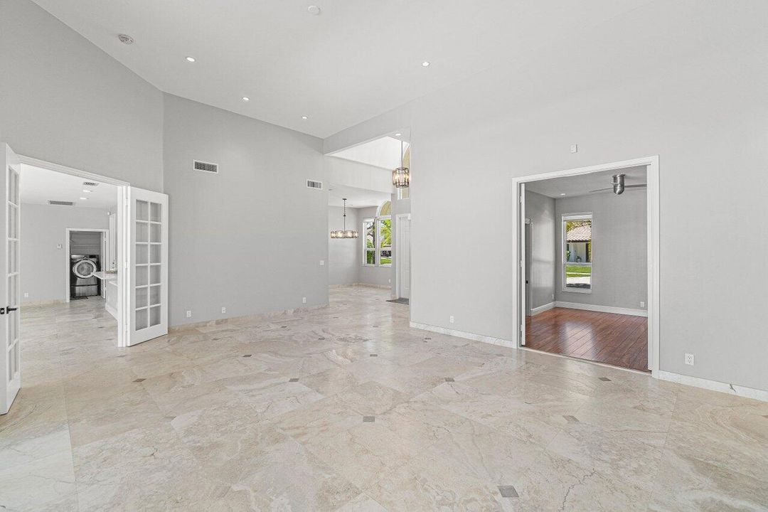 For Rent: $9,200 (5 beds, 4 baths, 3055 Square Feet)