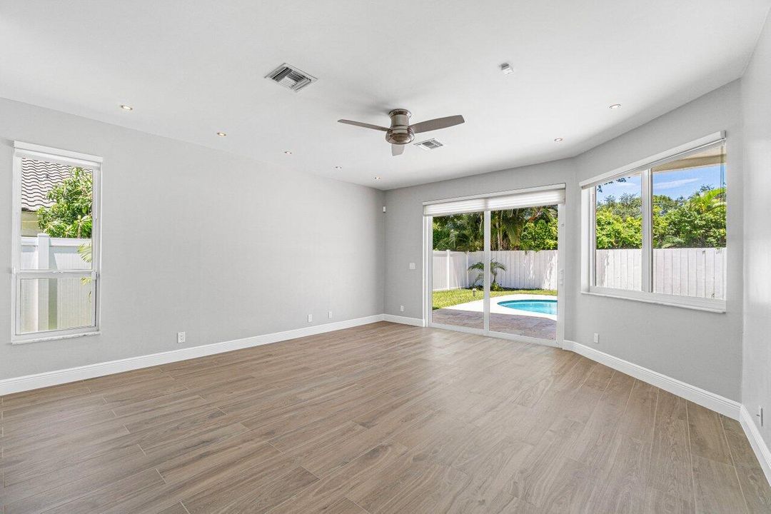 For Rent: $9,200 (5 beds, 4 baths, 3055 Square Feet)