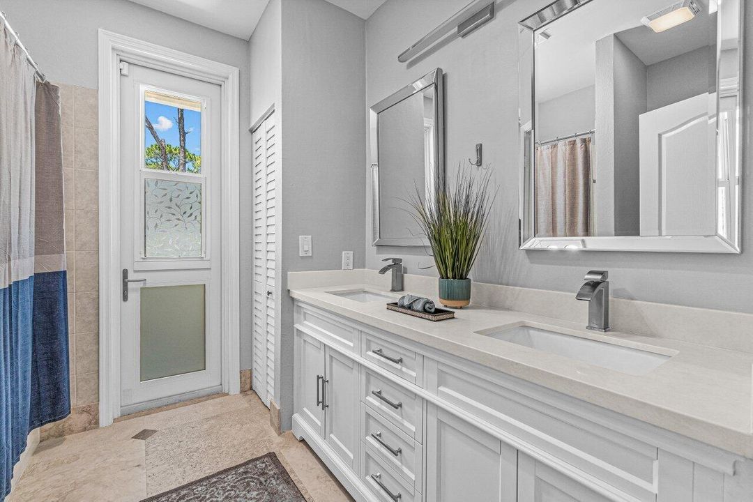 For Rent: $9,200 (5 beds, 4 baths, 3055 Square Feet)