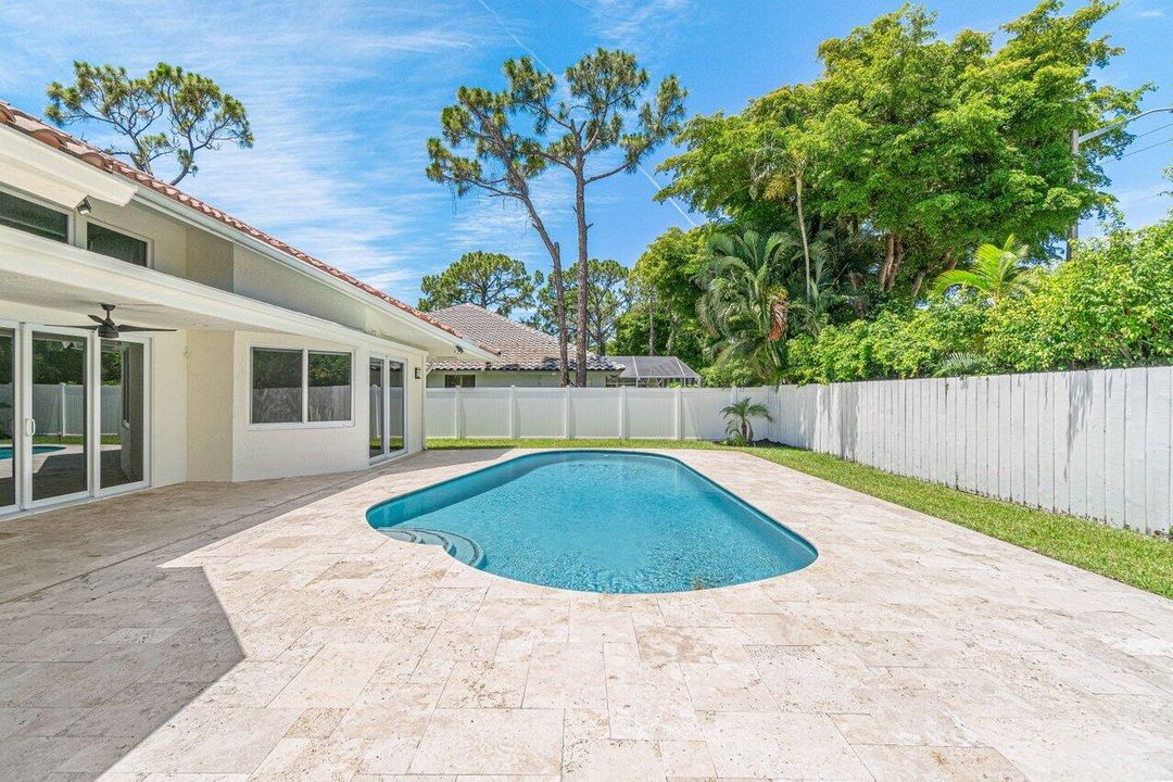 For Rent: $9,200 (5 beds, 4 baths, 3055 Square Feet)