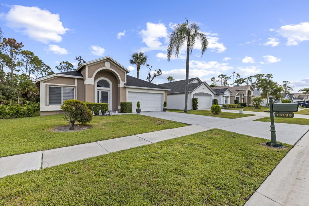 Active With Contract: $659,900 (3 beds, 2 baths, 1692 Square Feet)