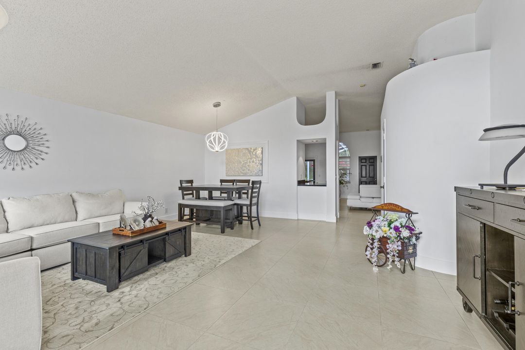 Active With Contract: $659,900 (3 beds, 2 baths, 1692 Square Feet)