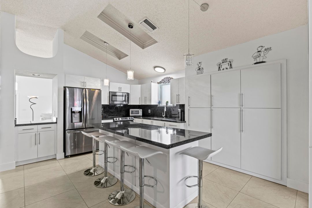 Active With Contract: $659,900 (3 beds, 2 baths, 1692 Square Feet)