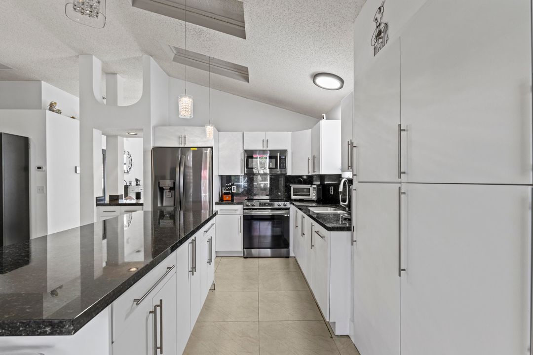 Active With Contract: $659,900 (3 beds, 2 baths, 1692 Square Feet)