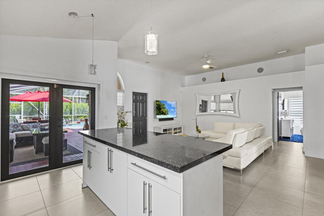 Active With Contract: $659,900 (3 beds, 2 baths, 1692 Square Feet)