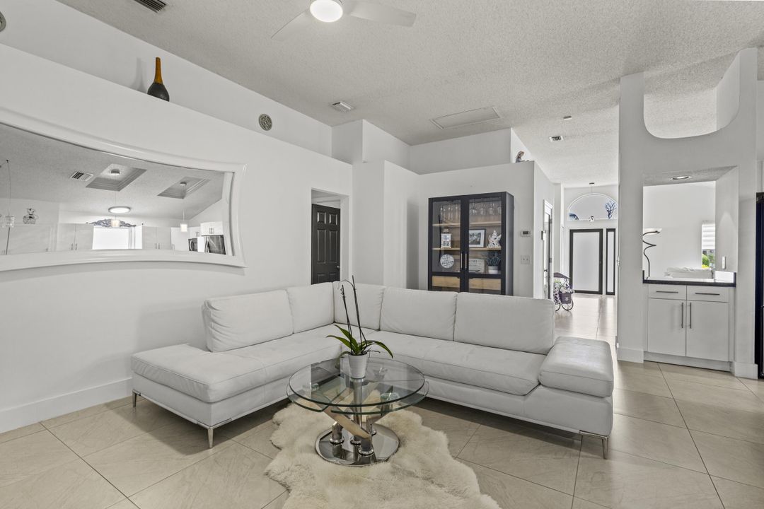 Active With Contract: $659,900 (3 beds, 2 baths, 1692 Square Feet)