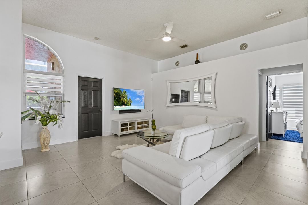 Active With Contract: $659,900 (3 beds, 2 baths, 1692 Square Feet)