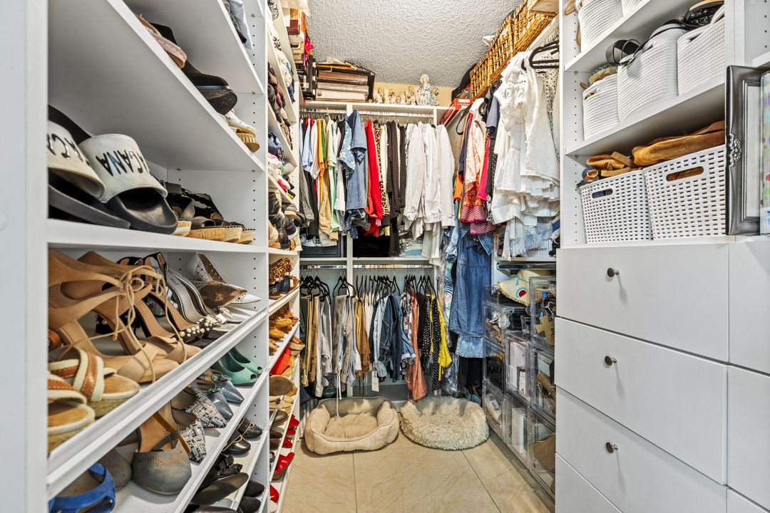 Active With Contract: $659,900 (3 beds, 2 baths, 1692 Square Feet)