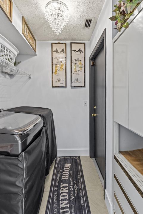 Active With Contract: $659,900 (3 beds, 2 baths, 1692 Square Feet)