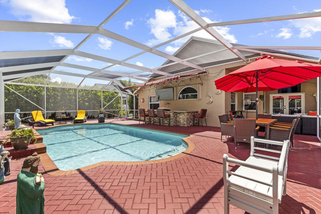 Active With Contract: $659,900 (3 beds, 2 baths, 1692 Square Feet)