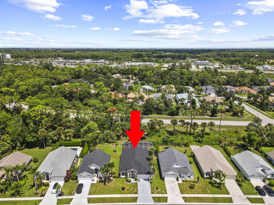 Active With Contract: $659,900 (3 beds, 2 baths, 1692 Square Feet)