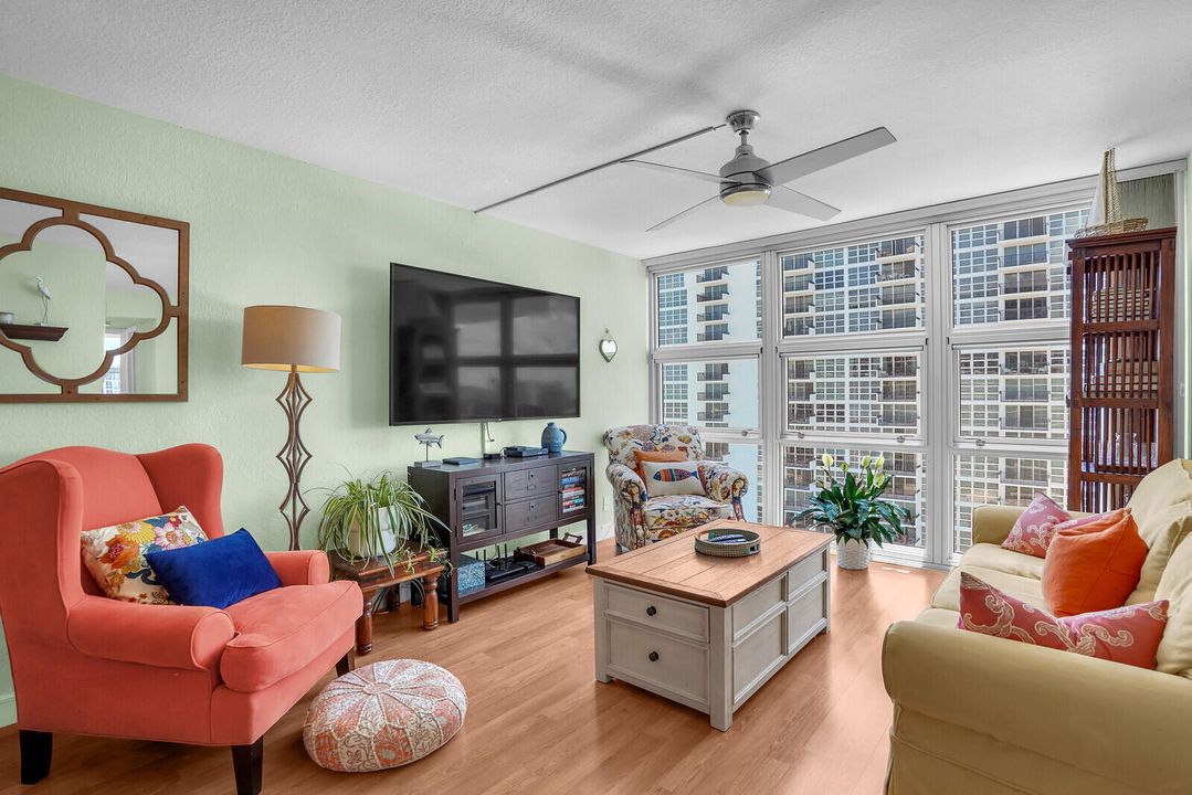 Activo con contrato: $2,800 (2 camas, 2 baños, 1140 Pies cuadrados)