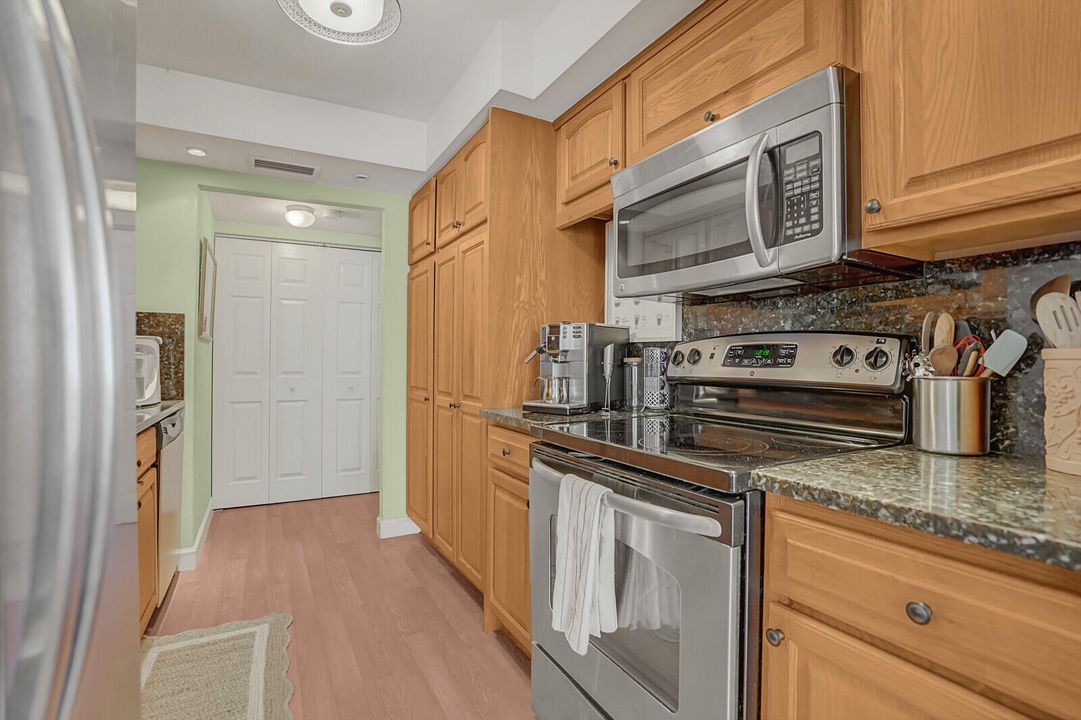 Activo con contrato: $2,800 (2 camas, 2 baños, 1140 Pies cuadrados)