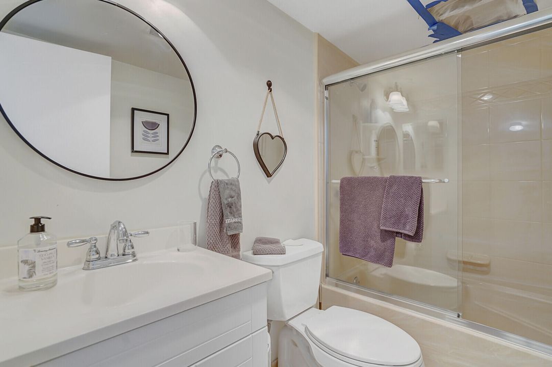 Activo con contrato: $2,800 (2 camas, 2 baños, 1140 Pies cuadrados)