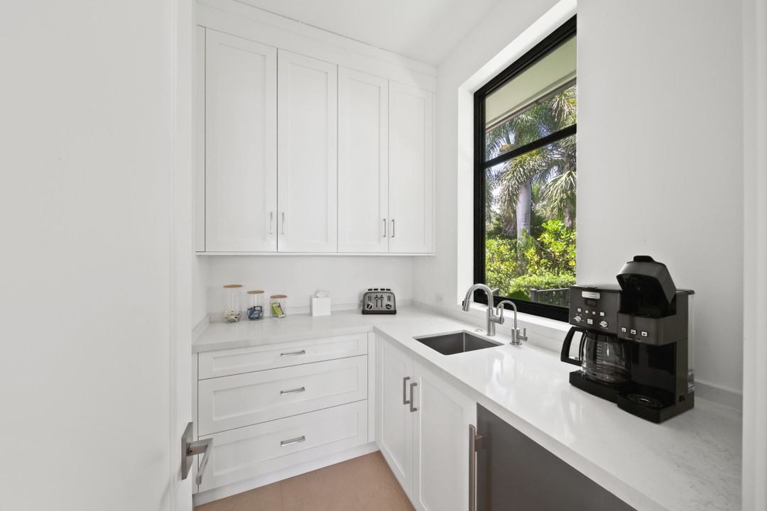 For Sale: $7,500,000 (4 beds, 5 baths, 5316 Square Feet)