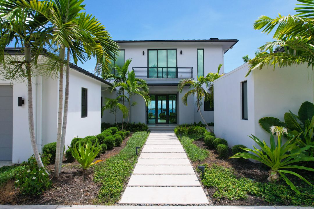 For Sale: $7,500,000 (4 beds, 5 baths, 5316 Square Feet)