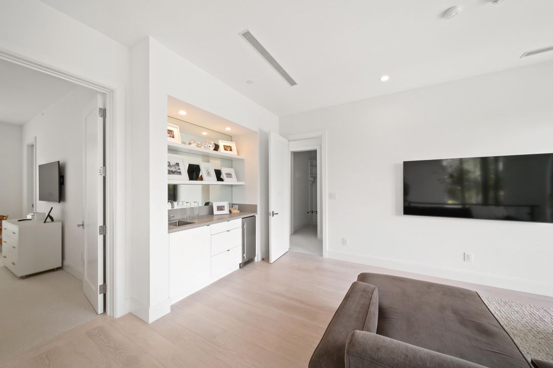 For Sale: $7,500,000 (4 beds, 5 baths, 5316 Square Feet)