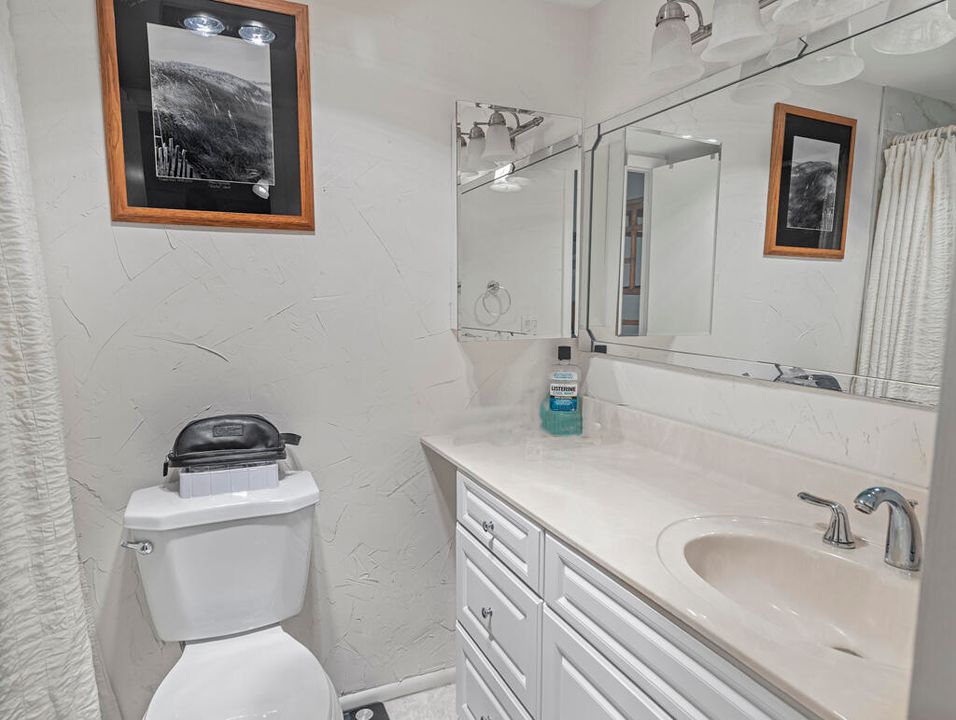 На продажу: $160,000 (2 спален, 2 ванн, 1088 Квадратных фут)