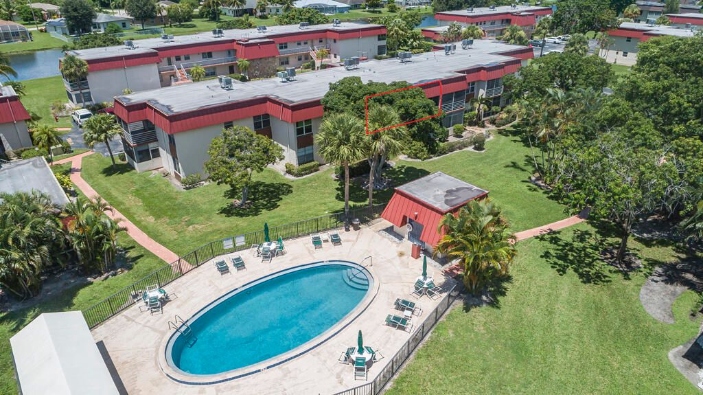 На продажу: $160,000 (2 спален, 2 ванн, 1088 Квадратных фут)