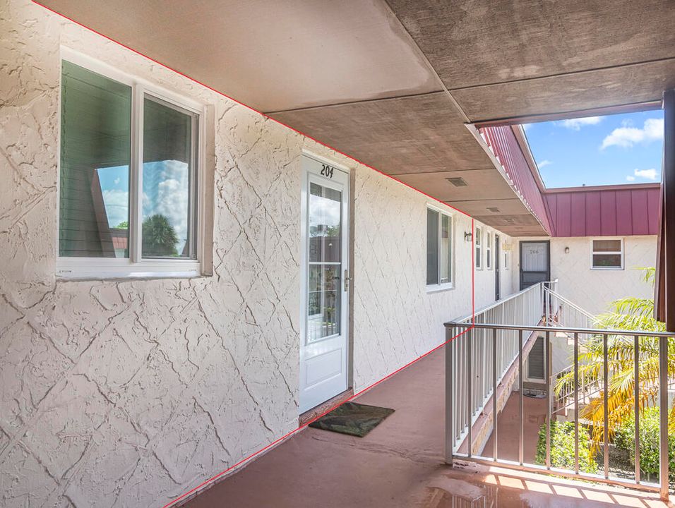 На продажу: $160,000 (2 спален, 2 ванн, 1088 Квадратных фут)