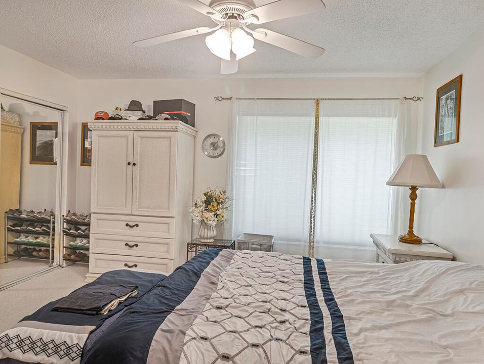 На продажу: $160,000 (2 спален, 2 ванн, 1088 Квадратных фут)