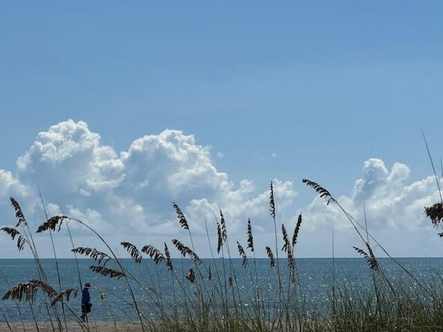 For Sale: $405,000 (2 beds, 2 baths, 1150 Square Feet)