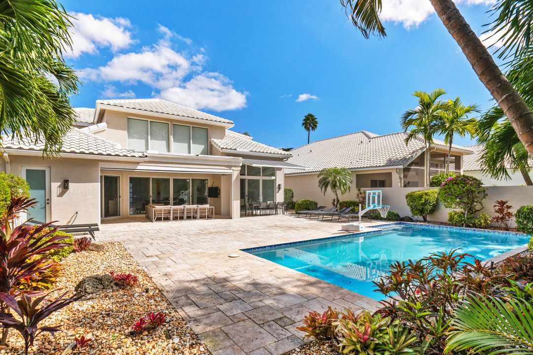 Под контрактом: $2,995,000 (5 спален, 6 ванн, 4242 Квадратных фут)