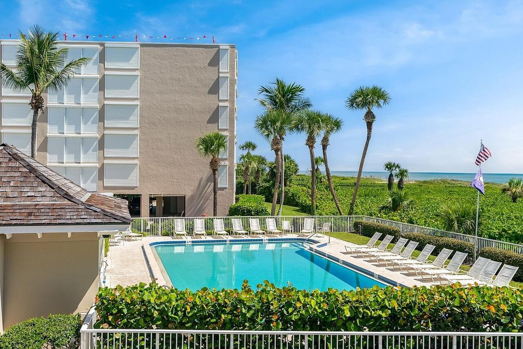 For Sale: $405,000 (2 beds, 2 baths, 1150 Square Feet)