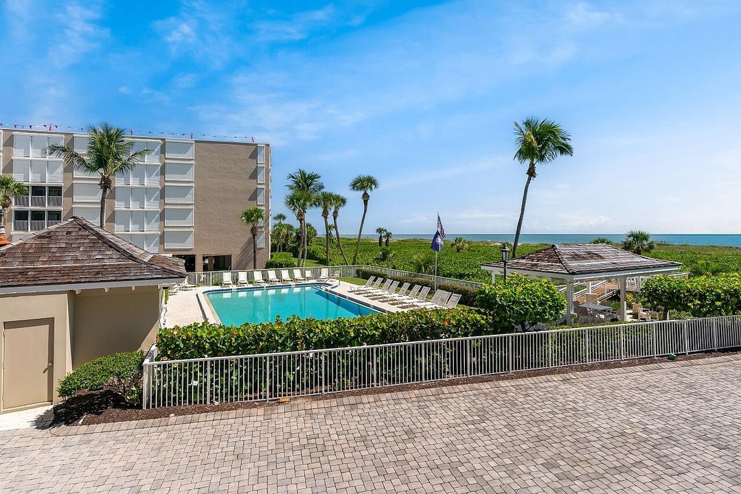 For Sale: $405,000 (2 beds, 2 baths, 1150 Square Feet)