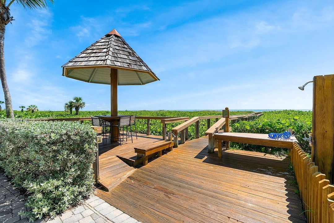 For Sale: $405,000 (2 beds, 2 baths, 1150 Square Feet)