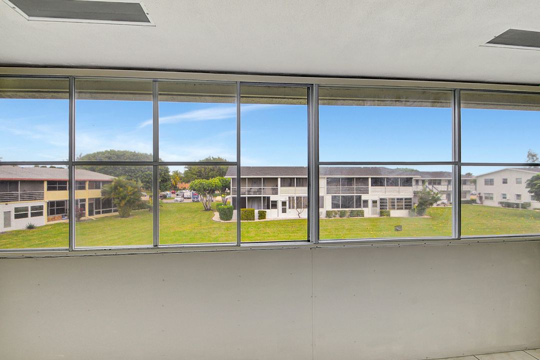 For Sale: $78,800 (1 beds, 1 baths, 570 Square Feet)