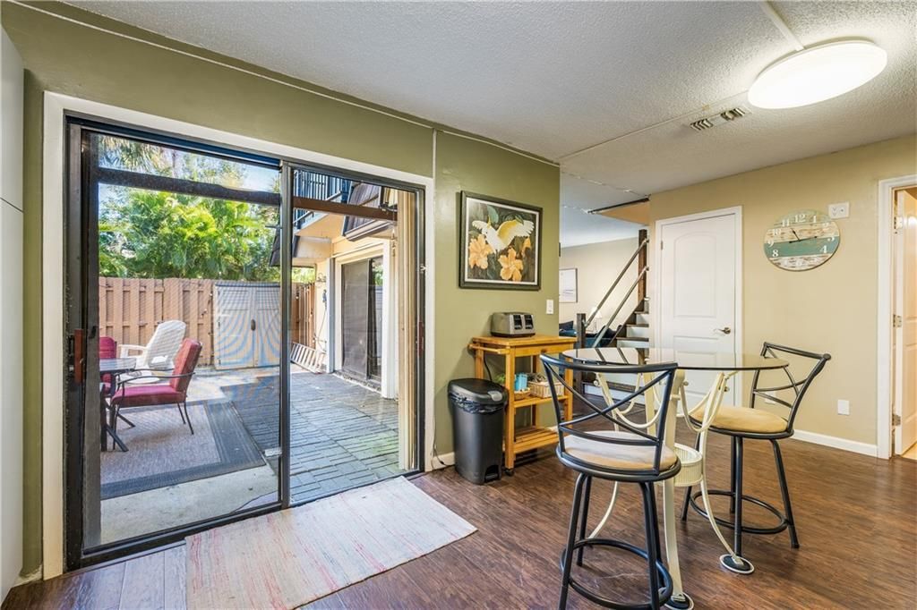 For Sale: $155,000 (2 beds, 1 baths, 1236 Square Feet)