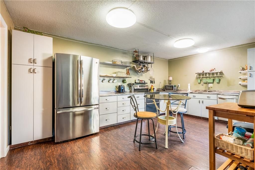 For Sale: $155,000 (2 beds, 1 baths, 1236 Square Feet)