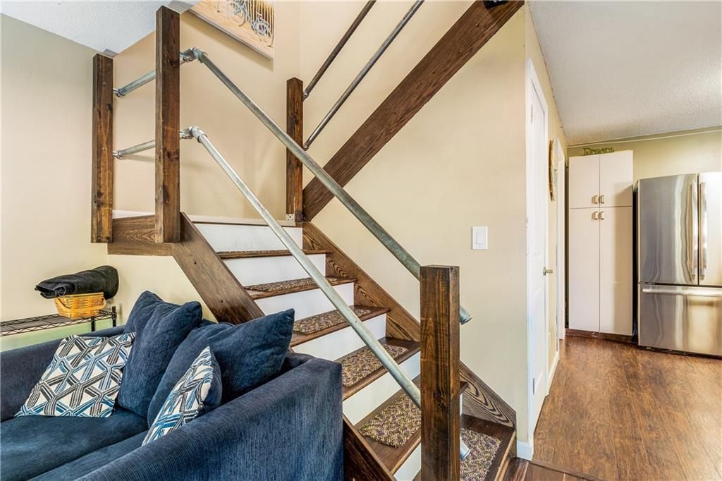 For Sale: $155,000 (2 beds, 1 baths, 1236 Square Feet)