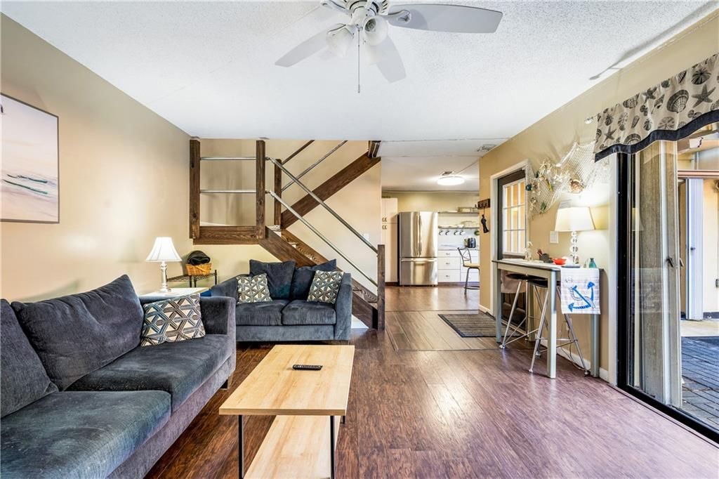 For Sale: $155,000 (2 beds, 1 baths, 1236 Square Feet)