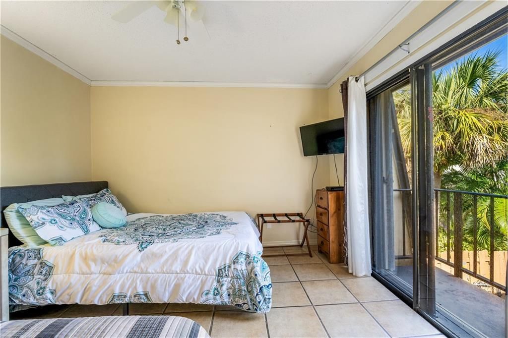 For Sale: $155,000 (2 beds, 1 baths, 1236 Square Feet)