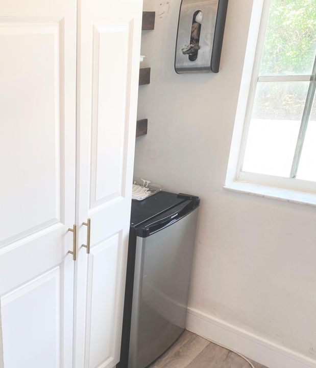 合同活跃: $239,000 (2 贝兹, 1 浴室, 945 平方英尺)