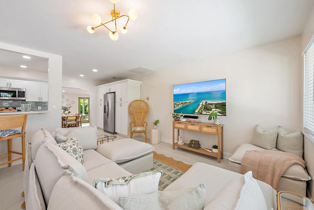 For Rent: $13,000 (3 beds, 2 baths, 1683 Square Feet)