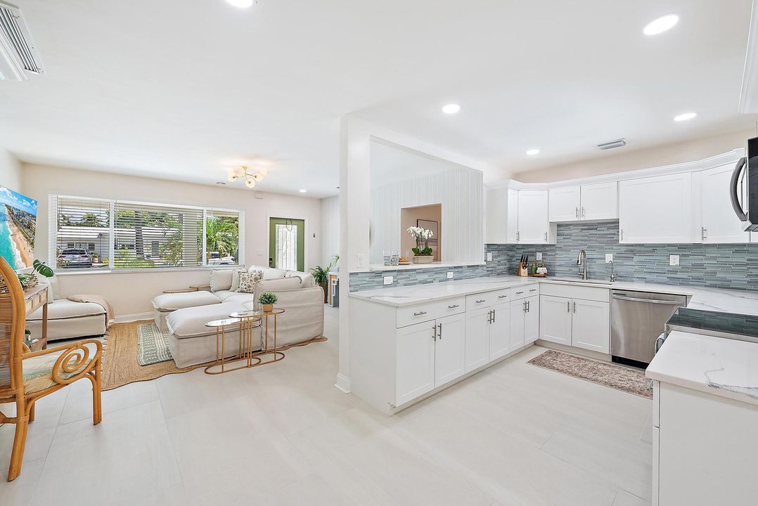 For Rent: $13,000 (3 beds, 2 baths, 1683 Square Feet)