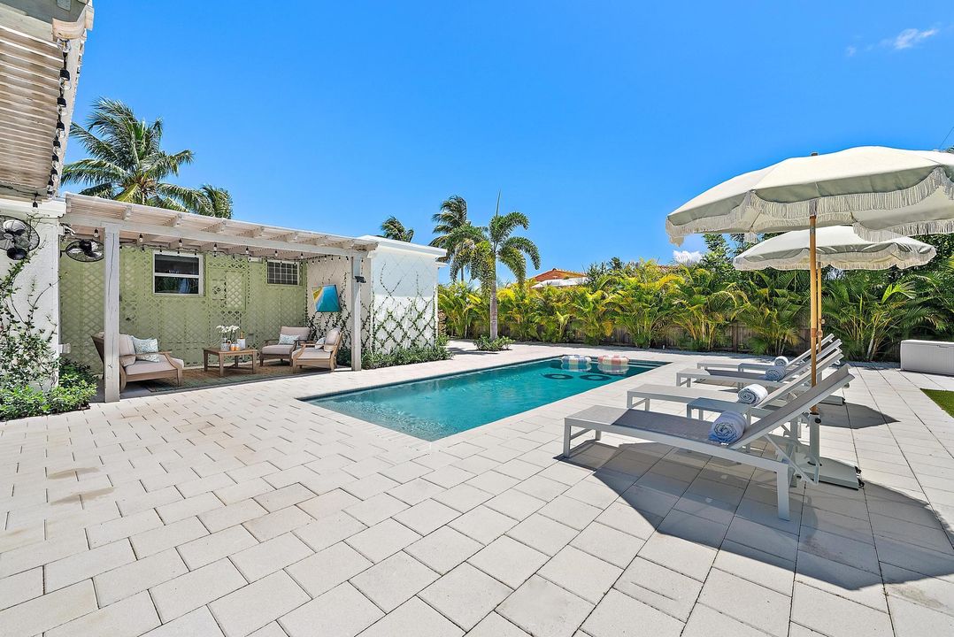 For Rent: $13,000 (3 beds, 2 baths, 1683 Square Feet)