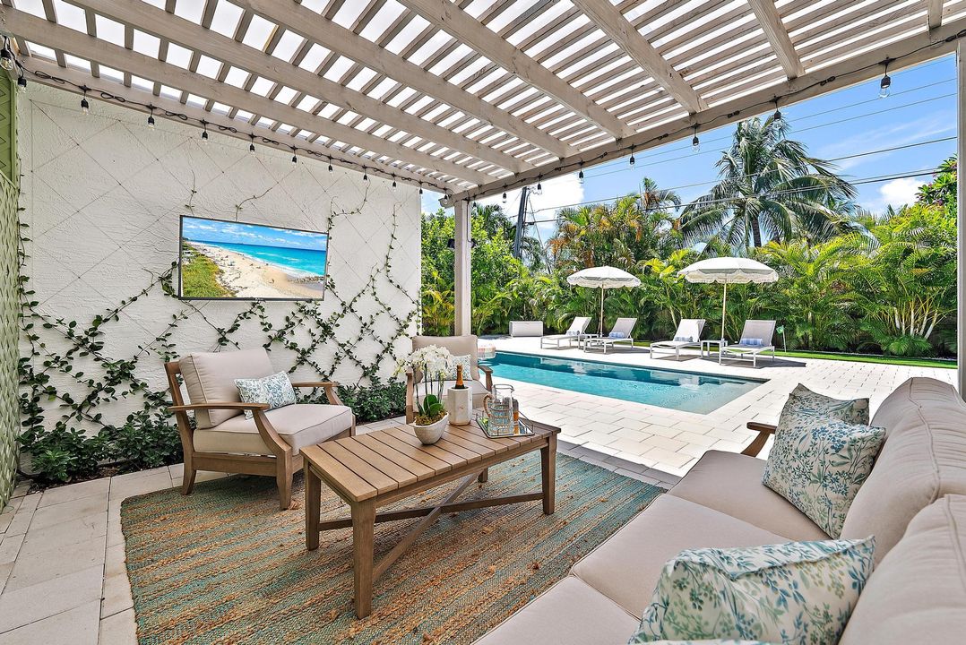 For Rent: $13,000 (3 beds, 2 baths, 1683 Square Feet)