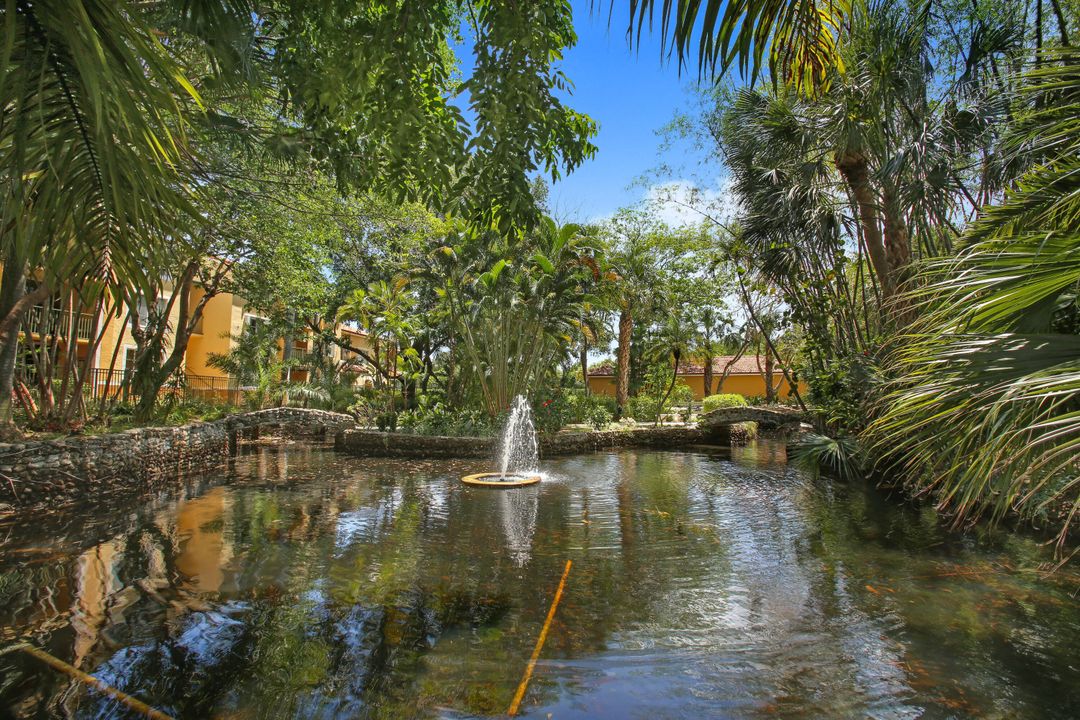 合同活跃: $239,000 (2 贝兹, 1 浴室, 945 平方英尺)