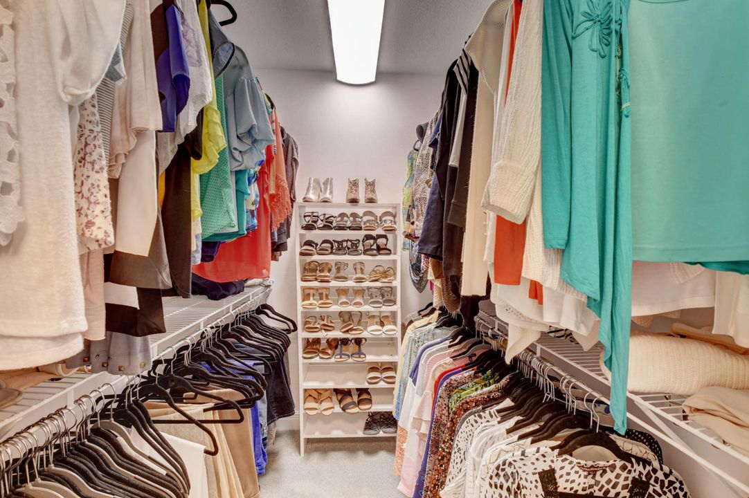 For Sale: $79,900 (2 beds, 2 baths, 1562 Square Feet)